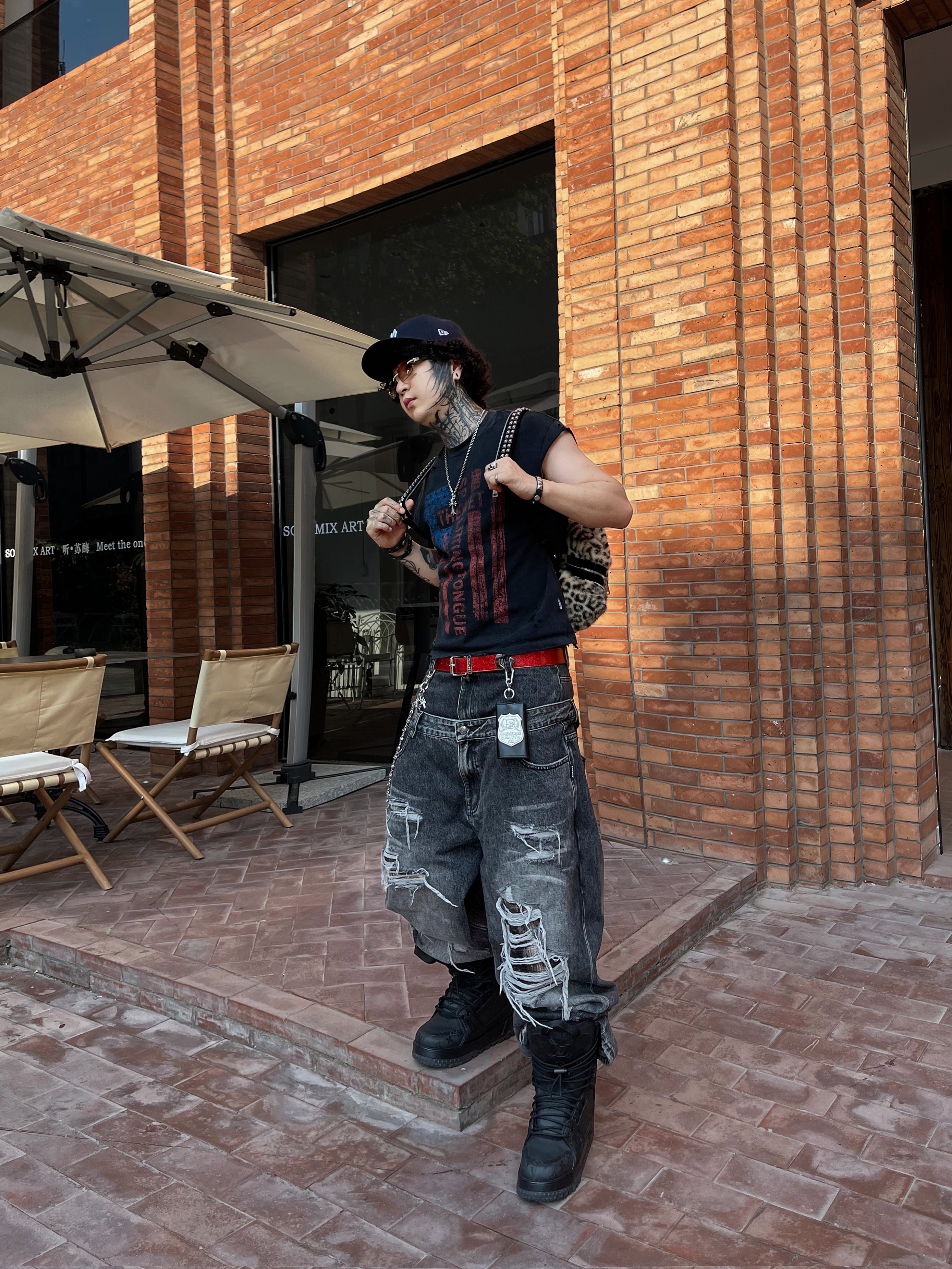 Thick and loose jeans