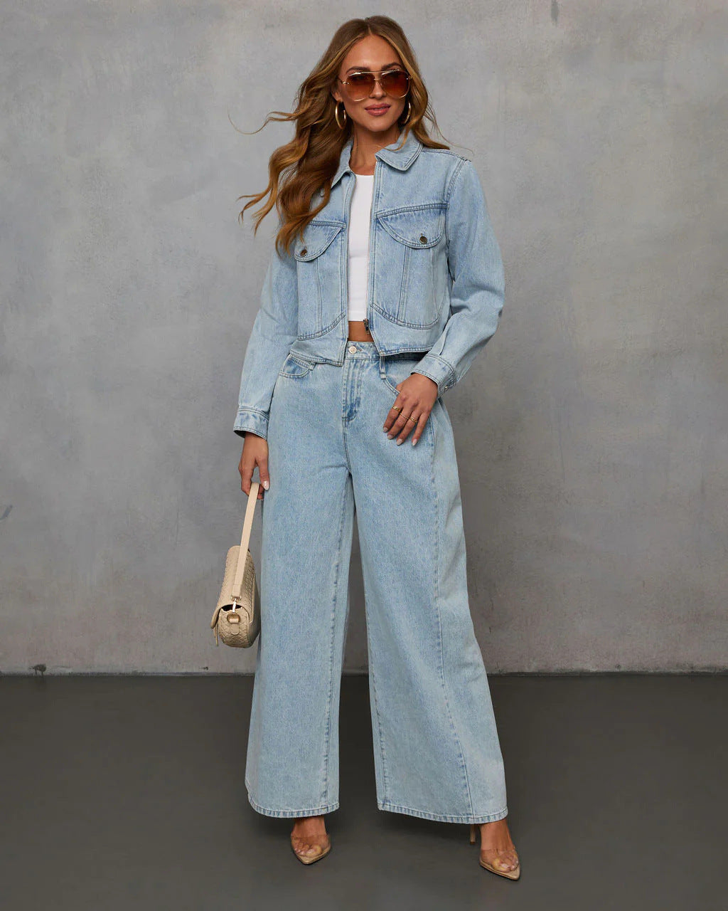 Loose-fitting women's denim jacket and pants set