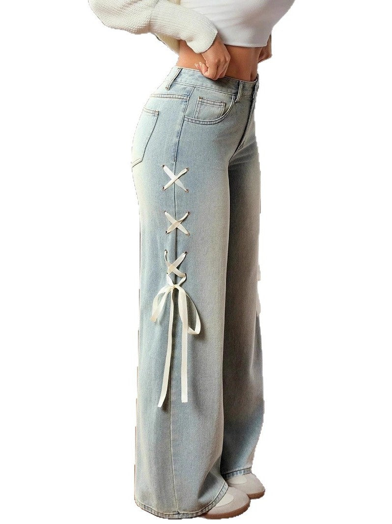Wide-leg jeans with a ribbon at the side waist
