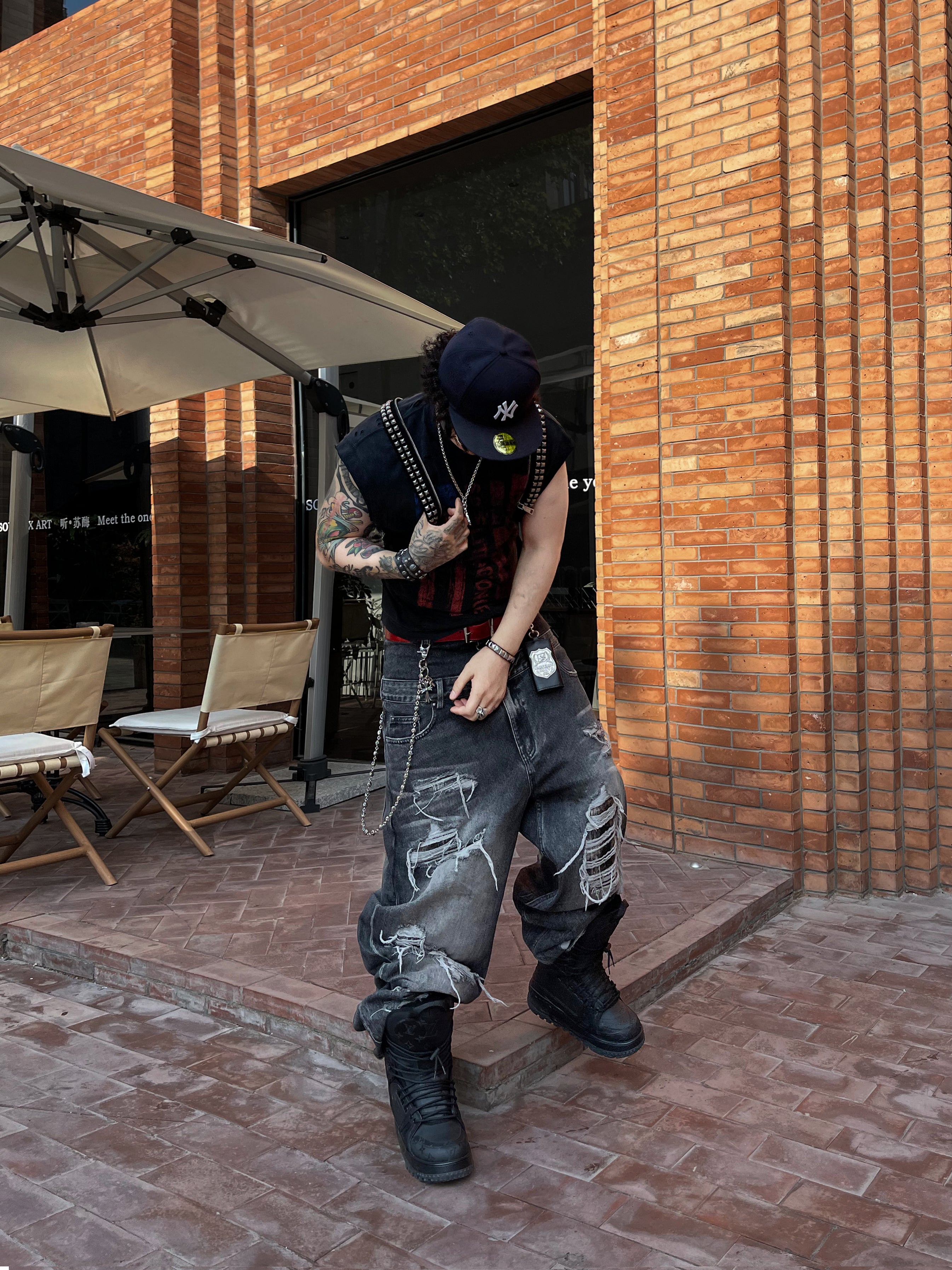 Thick and loose jeans