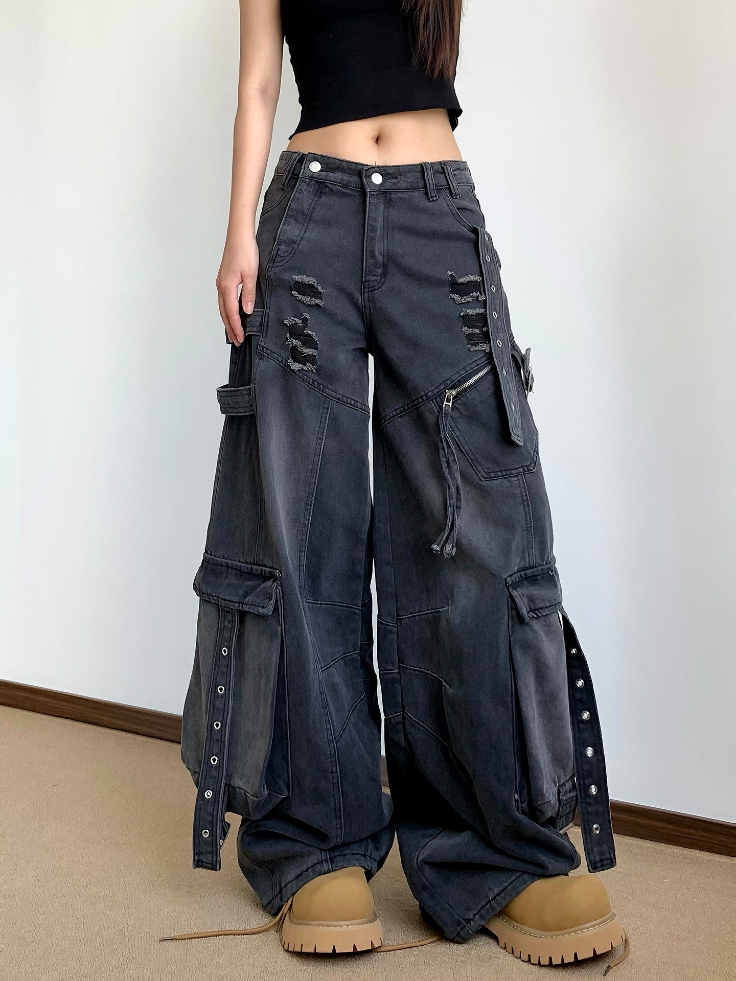 Heavy-Duty Washed Multi-Pocket Workwear Jeans