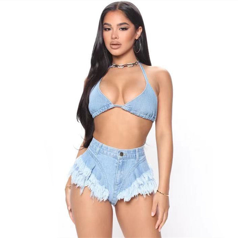 Denim halter-neck fringed and hip-lifting hot pants