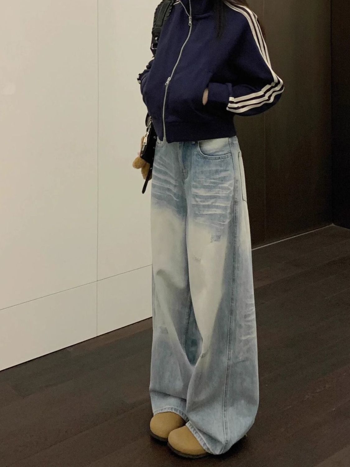 Washed Scratched Straight Leg Loose jeans