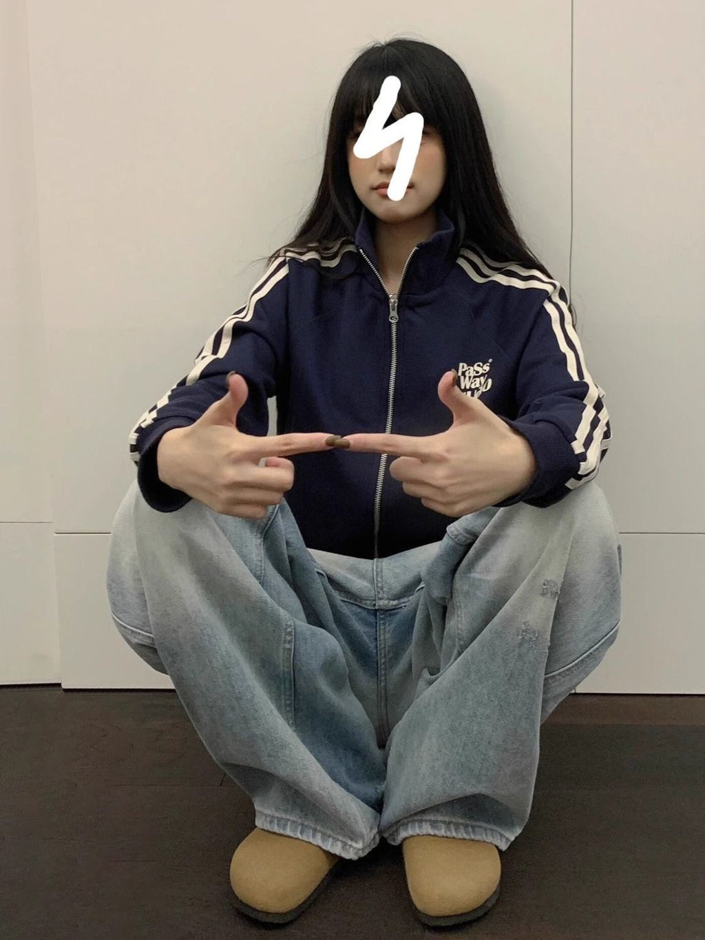 Washed Scratched Straight Leg Loose jeans