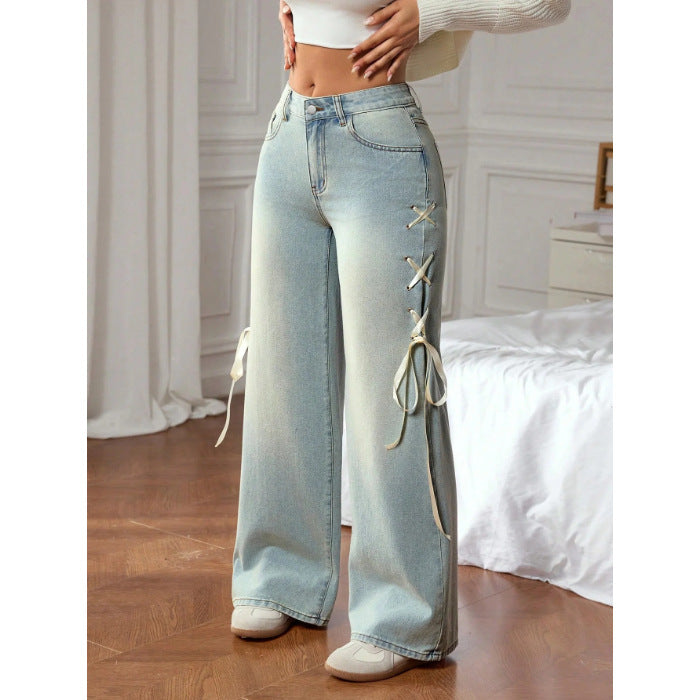Wide-leg jeans with a ribbon at the side waist