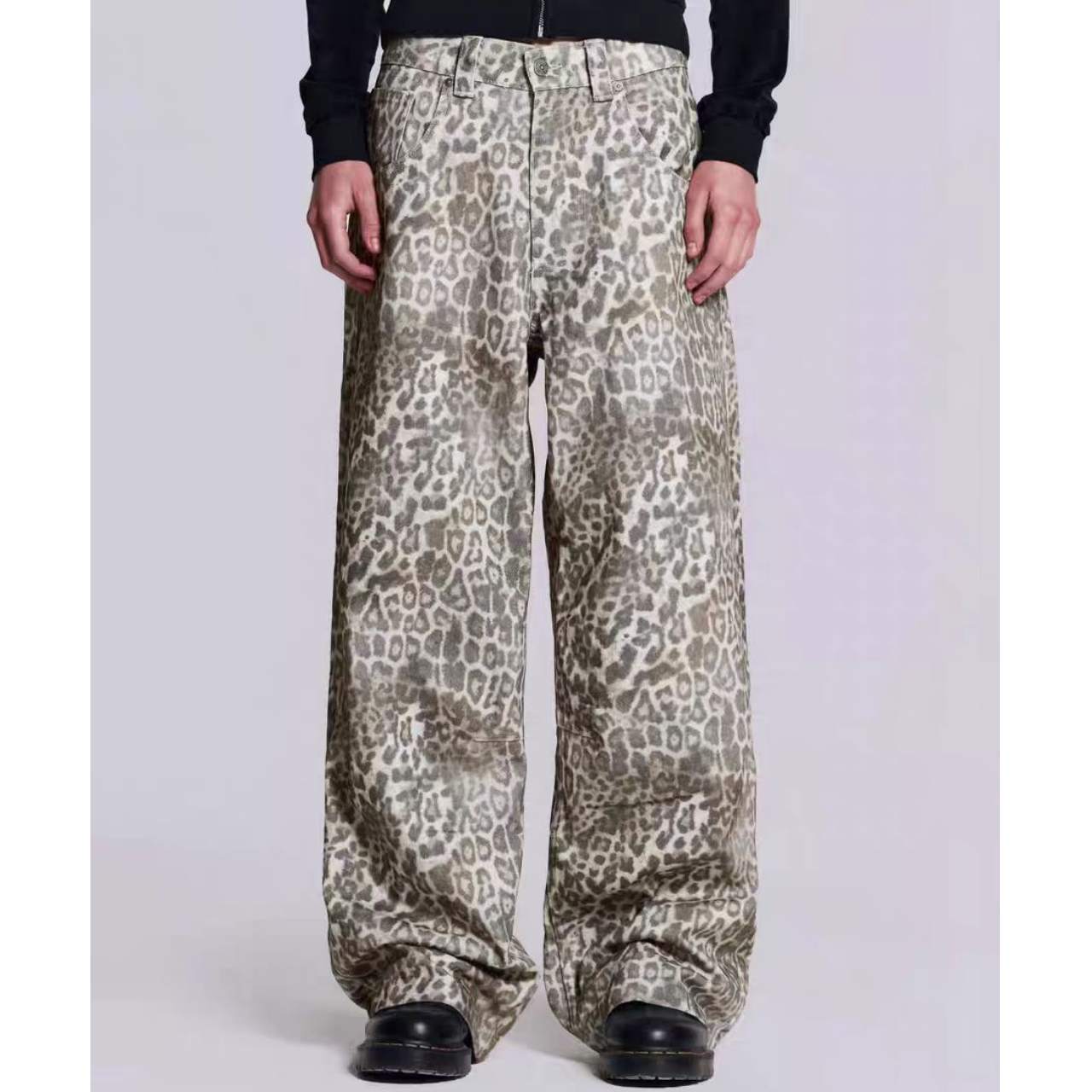 Loose Fit Light Wash Denim Bell-Bottom Jeans